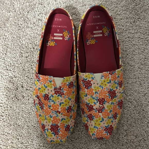 Lot of 8 pairs of Toms Size 6 & 6.5 - Picture 3 of 11